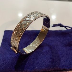 Coach Silver clutch bracelet